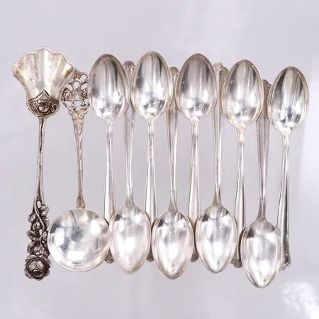 Skedar 9+2 st,längd ca 12-13 cm,silver 830/1000. Vikt: 135 g