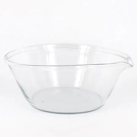 Spillkum i glas från 1800-talet, Ø23cm, höjd ca 9cm, ojämn botten och något vinglig  Skickas med paket.