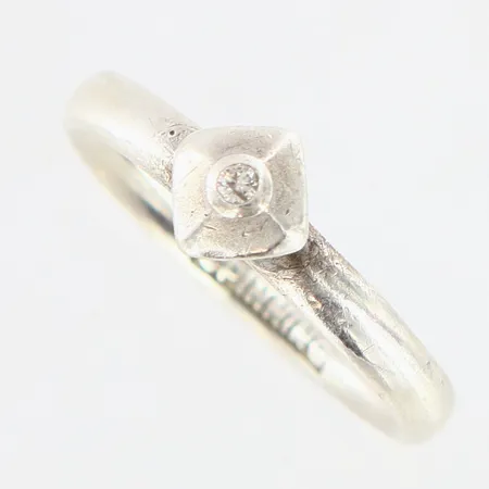 Ring SPINNING med diamant, stl 17¼, bredd:3-7mm, bredd:silver 925/1000 Vikt: 3,4 g