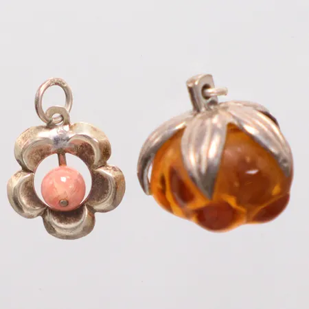 Två hängen, orange sten, liten rosa sten, Ø18mm, Ø13,3mm, silver 800/1000 Vikt: 7,3 g