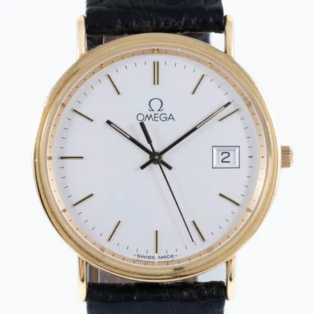 Herrur Omega 18K quartz 32,5mm datumvisare, safirglas, svart läderband, namn- och företagsgravyr.