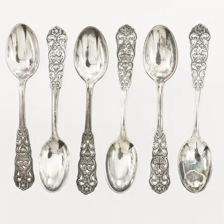 Sex moccaskedar med skaft i genombruten dekor längd 10,4cm, Norge modell 203, 830/1000 silver Vikt: 58,4 g