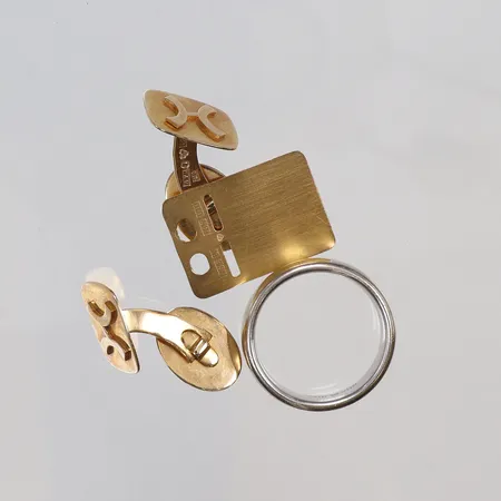 Diverse guld, gravyr 18K Vikt: 17,3 g