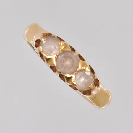 Ring Tommys Guld & Gravyr stl:16½ naggade stenar 18K Vikt: 3,6 g