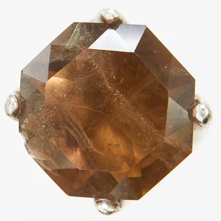 Ring med rökkvarts stl15¼, bredd 6-22mm, skadad sten, silver 925/1000, bruttovikt: 22,4g Vikt: 22,4 g