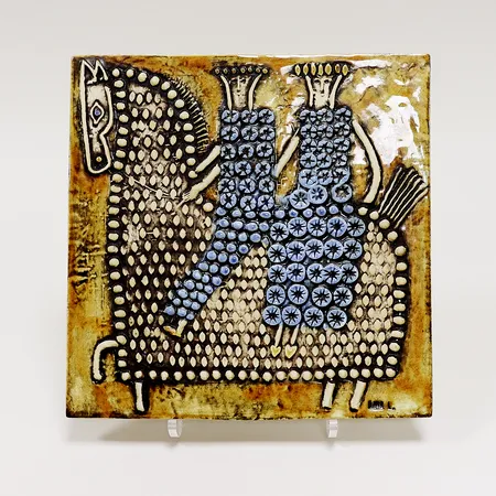 Väggplatta Lisa Larson ryttare ur serien unik 22,5x22,5cm, Gustavsberg. Skickas med postpaket.