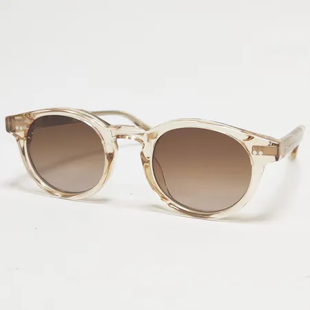 Solglasögon Chimi Core 03.3 Ecru, acetat, 46x24, putsduk, pouch, glasögonfodral samt box medföljer