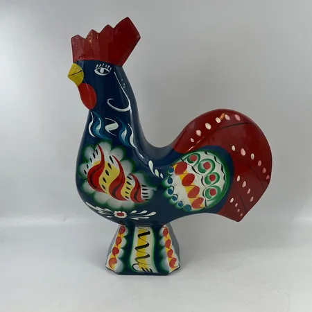 Dalatupp trä,handmålad,höjd ca 46 cm. Skickas med postpaket.