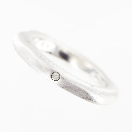 Ring med diamant ca 0,005ct stl:16 bredd 3mm silver 925/1000 Vikt: 4 g