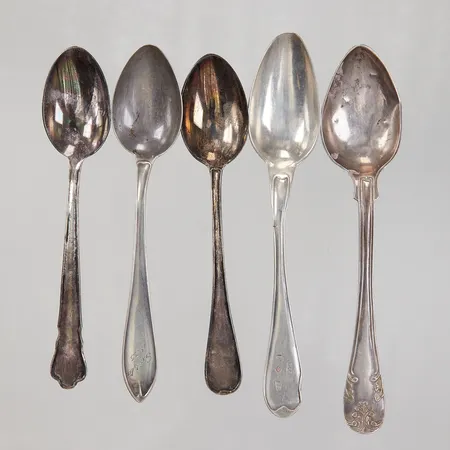 5 Kaffeskedar olika modeller längd ca 13-14cm, Silver 830/1000 Vikt: 63,6 g