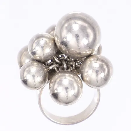 Ring med rörliga kulor stl: 18 bredd 5-25mm silver 925/1000 Vikt: 16,2 g