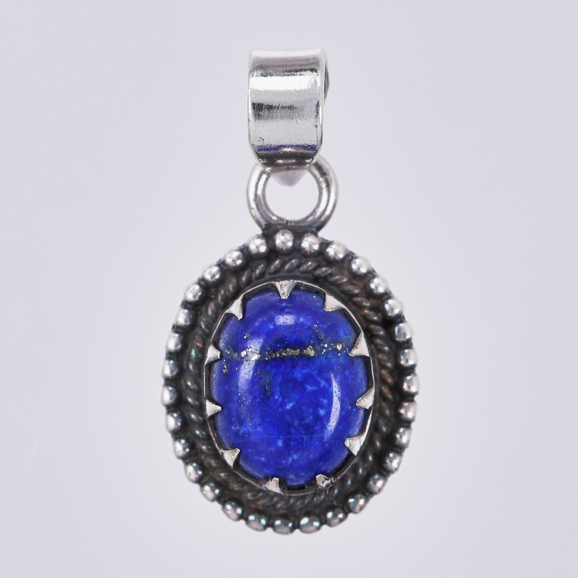Hänge med lapis lazuli längd: ca 2,5cm bredd: ca 12mm 925/1000, silver Vikt: 3 g