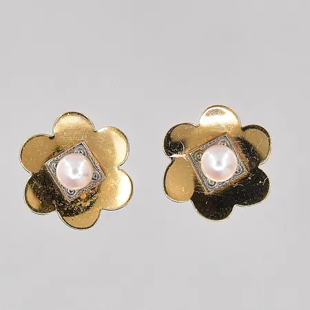 Örhängen blomma med pärla Ø 8mm stoppar saknas, ograverade 18K Vikt: 0,5 g