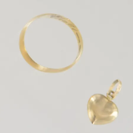 Hänge/ring defekt/gravyr 18K Vikt: 3 g