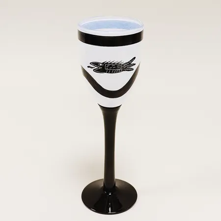 Pokalglas Caramba Ulrica Hydman Vallien Kosta Boda höjd 25cm Ø7,5cm, handmålat glas, signerad och numrerad 99036.