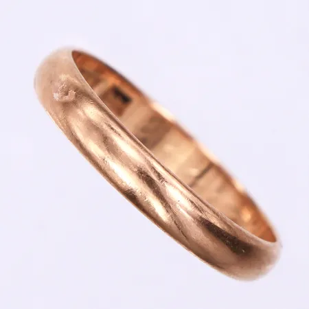 Ring slät med gravyr,storlek 21 mm,bredd 3.8 mm,18k. Vikt: 4,2 g