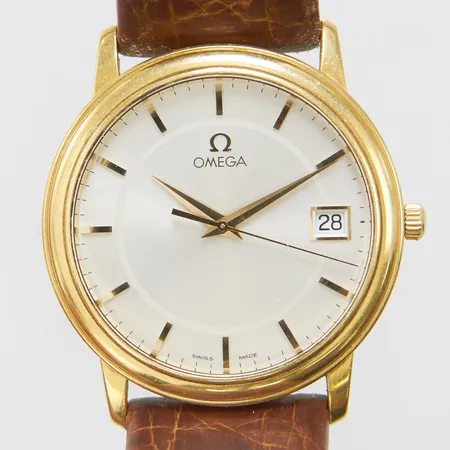 Herrur Omega De Ville Prestige 18K quartz 34,5mm, ref 46103101, serienr 58367415, cal.1532, safirglas, datum, skadad läderarmband ej original, pictogram, garantikort 01-09-03, box, ytterkartong.