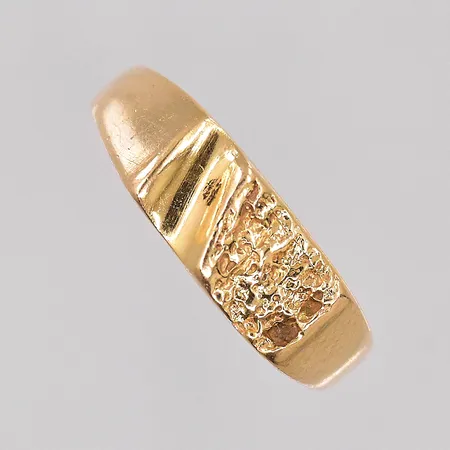 Klackring stl:16 18K Vikt: 2,4 g