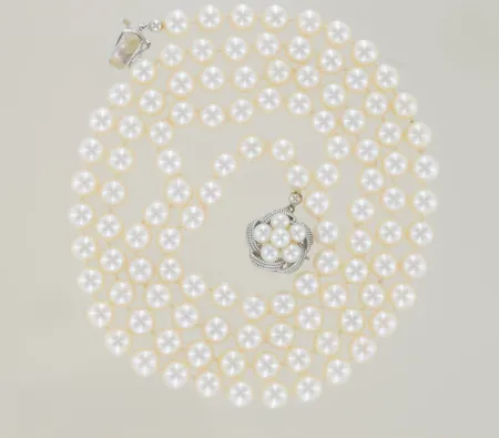 Pärlhalsband sötvattenpärlor guldlås längd 94cm bredd 7mm, 14K 62,5 gr Vikt: 62,5 g