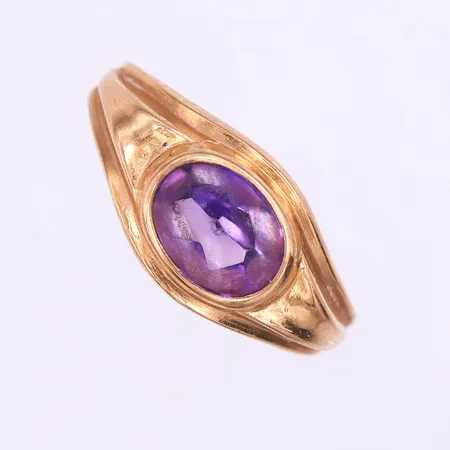 Ring med sten,Kaplan Stockholm 1959,storlek 17 ½ mm,bredd ca 2.1-9 mm,18k. Vikt: 2,7 g