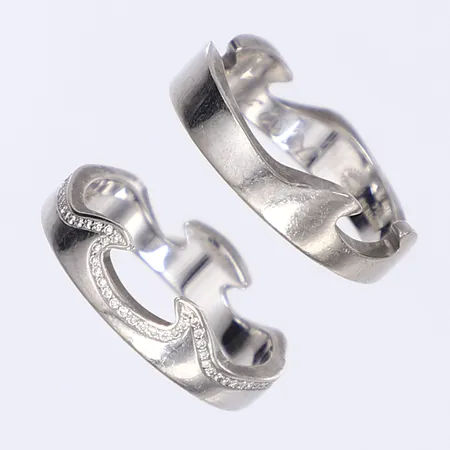 Ring Georg Jensen "Fusion" med dia tot 0,18ct stl: 17½ bredd 8mm gravyr vitguld 18K Vikt: 11,5 g