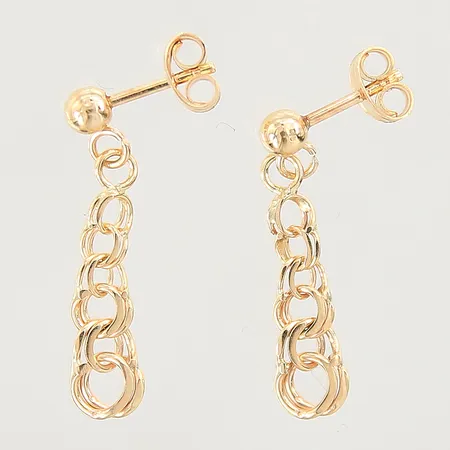 Ett par örhängen doserad Bismarck 28x5mm 18K Vikt: 1,2 g