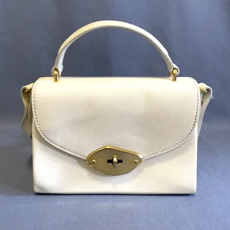 Väska Mulberry Small Lana Top Handle, Eggshell High Gloss Leather, modell:  HH9268/615H687, mått ca 18,5x14x7,5cm, justerbar läderrem, smink fläckar invändigt, bruksslitage,några sömmar har släppt, dustbag,  digitalt kvitto 2024, dustbag.