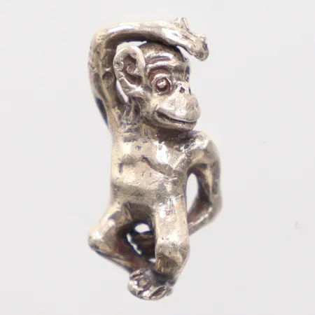 Hänge Apa längd 2cm, bredd 9mm, 800/1000 Silver. Vikt: 5,8 g