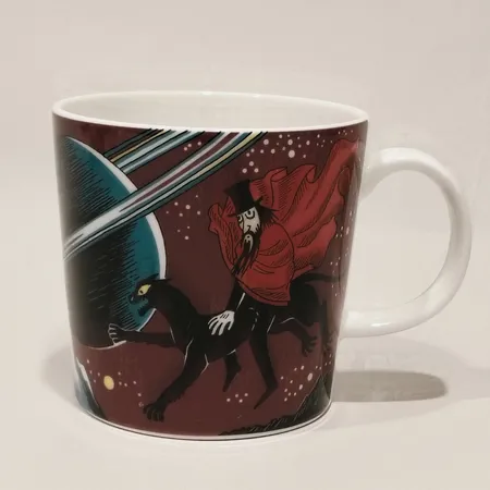 Muminmugg Trollkarlen lila, Moomin Arabia, höjd 8cm, Ø8cm.  Skickas med paket.