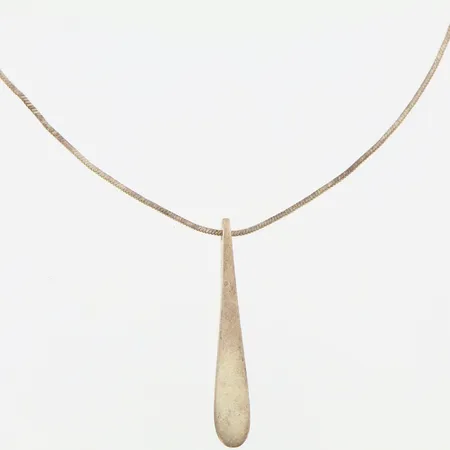 Kedja 43cm bredd:1,2mm, Hänge 40mm bredd:1,6-6,3mm, silver 925/1000 Vikt: 7,1 g