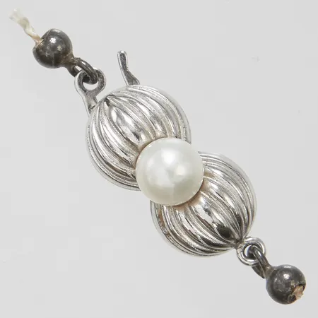 Lås med odlad pärla ca 20x9mm, silver 925/1000, bruttovikt: 1,5g.