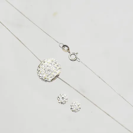 Set med swarowskikristaller längd 40½ cm, örhängen Ø7 mm, silver 925/1000. Brutto Vikt: 3,9 g