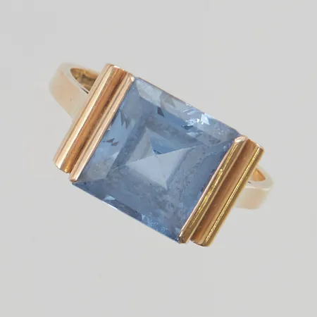 Ring stl:18 bredd 10mm syntetisk spinell 18K 5,2g.