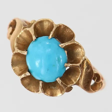 Ring med turkos sten stl:17½ bredd 1,5-13mm ostämplat 14K.  Vikt: 2,9 g
