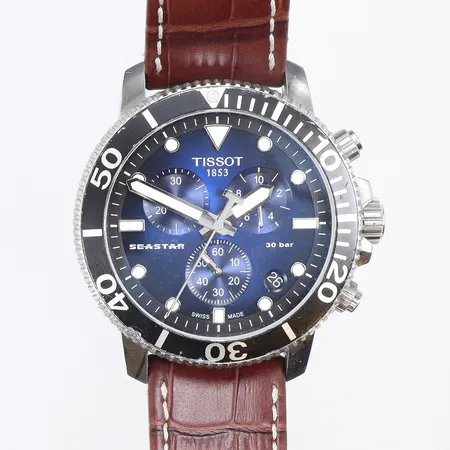 Herrur Tissot Seastar, referens nr. T120417A, serie nr. NFJ AR0 N9H, Ø45mm, kronograf (nollställer ej), datum, läderband med slitage, repor och små stötskador