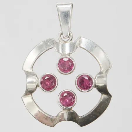 Hänge syntetiska rubiner Kultaseppä Salovaara, längd 32mm, bredd 24mm, silver 925/1000 Vikt: 2,9 g