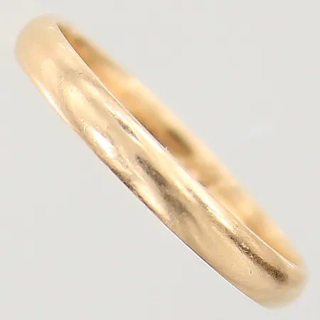 Ring Schalins stl: 19¾, bredd 2,9mm, gravyr, 18K Vikt: 3,1 g