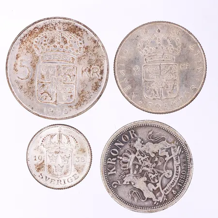 Mynt 5 krona 1955,2 krona 1963,2 krona 1880,50 öre 1936,silver. Vikt: 51,7 g