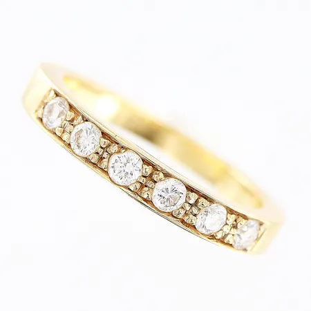 Ring diamanter 6 x ca 0,05ct stl:17¼ bredd 2-3mm 18K.  Vikt: 4,4 g