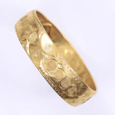 Armring med punsad dekor Ø70mm bredd 18mm bucklig 21K Vikt: 15,5 g