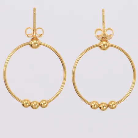 Örhängen med kuldetaljer längd 24mm, bredd 21,4mm, 18K Vikt: 3,1 g