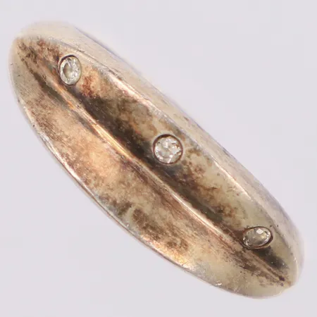 Ring med vita stenar stl:18, bredd 3,8-7,6mm, GHA, silver 925/1000 Vikt: 5,3 g