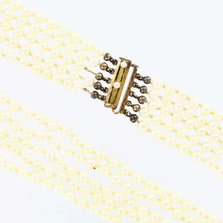 Pärlcollier med lås i 18K, femradigt med ca 450 odlade saltvattenspärlor, pärlor Ø 4mm, behov av omträdning Vikt: 0 g