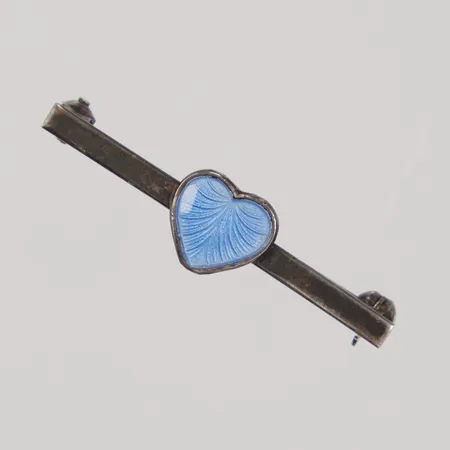 Brosch med blå emalj 25mm, bredd9mm, Danmark, Silver 925/1000 Vikt: 2,3 g