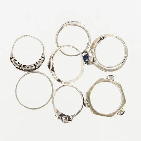 8 Ringar varierande storlekar, slitage, defekter silver 925/1000 Vikt: 24,9 g