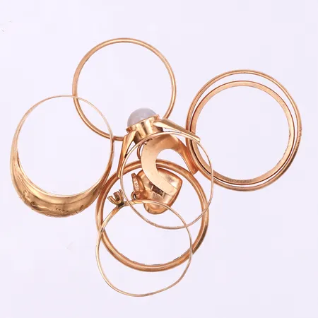 Diverse smycken med defekter/gravyrer.någon sten,18k. Vikt: 14,2 g