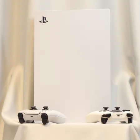 Spelkonsol Playstation 5, serie nr. F32701HC11506360, modell CFI-1216A, två handkontroller, defekt strömkabel, bruksslitage