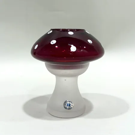 Ljusstake Flugsvamp Reijmyre, höjd ca 11cm, 1900-talets andra hälft, etikettmärkt Skickas med paket.