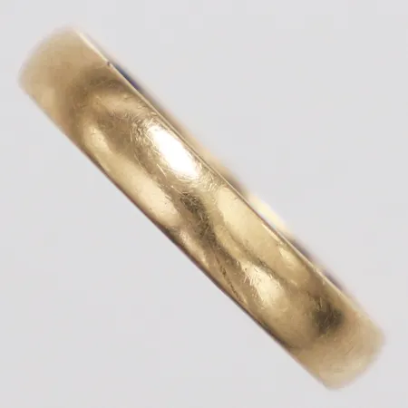 Ring slät stl:20¼ bredd 3,9mm gravyr 18K Vikt: 3,3 g