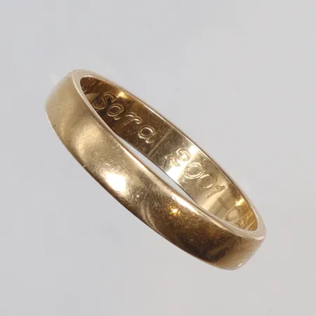 Ring slät gravyr 18K Vikt: 4,9 g